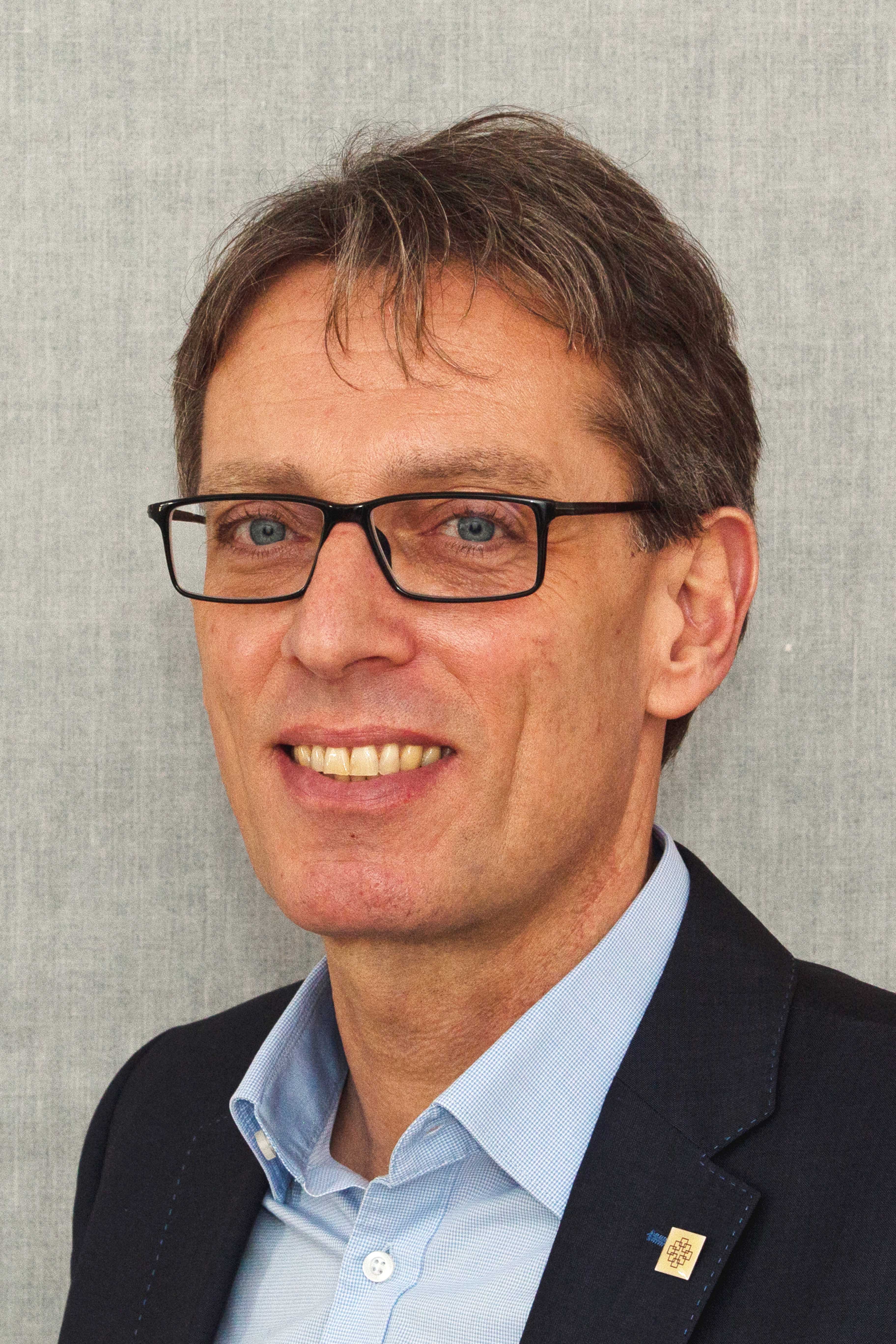 Dr. Bernd Lessmann